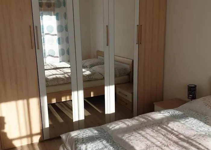 아파트 Am Stadtrand Von *